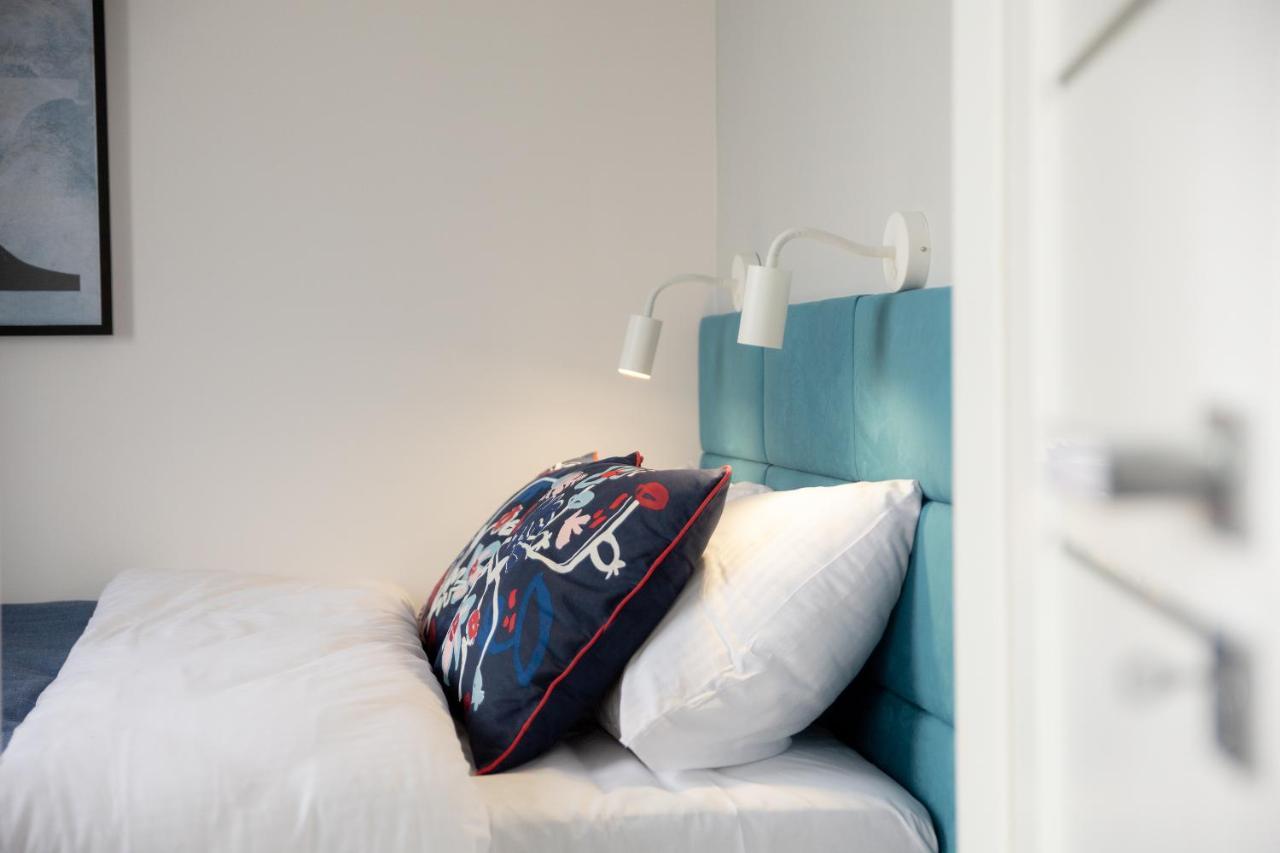 Beautiful 2 Rooms Flat With Balcony วอร์ซอ ภายนอก รูปภาพ