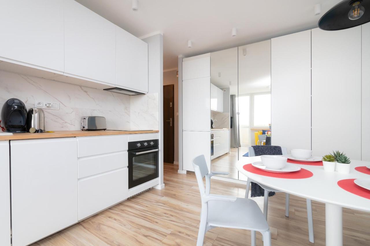 Beautiful 2 Rooms Flat With Balcony วอร์ซอ ภายนอก รูปภาพ