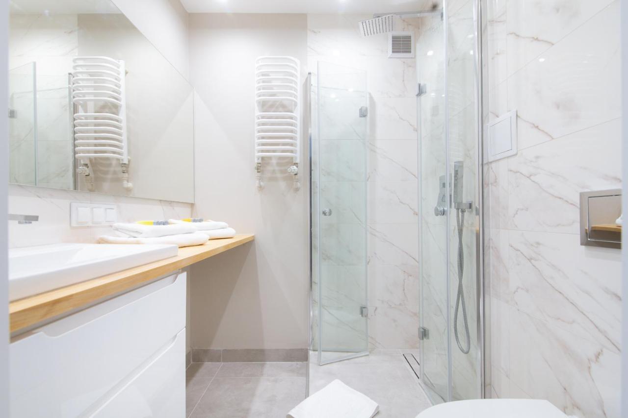 Beautiful 2 Rooms Flat With Balcony วอร์ซอ ภายนอก รูปภาพ
